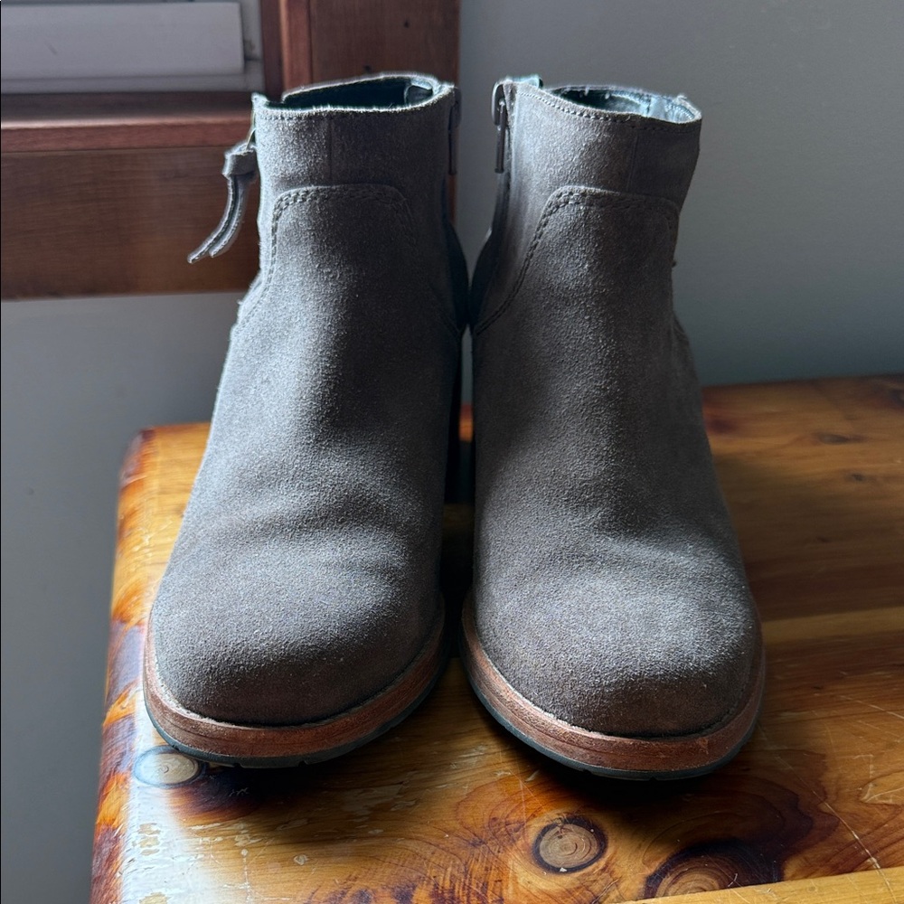 Clarks light Brown Suede Ankle Boots with inside zipper.